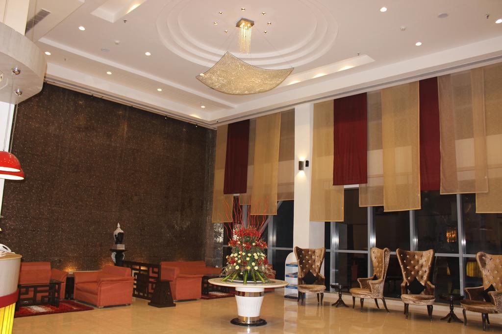 Xenious World Square Hotel Ghaziabad Exterior foto